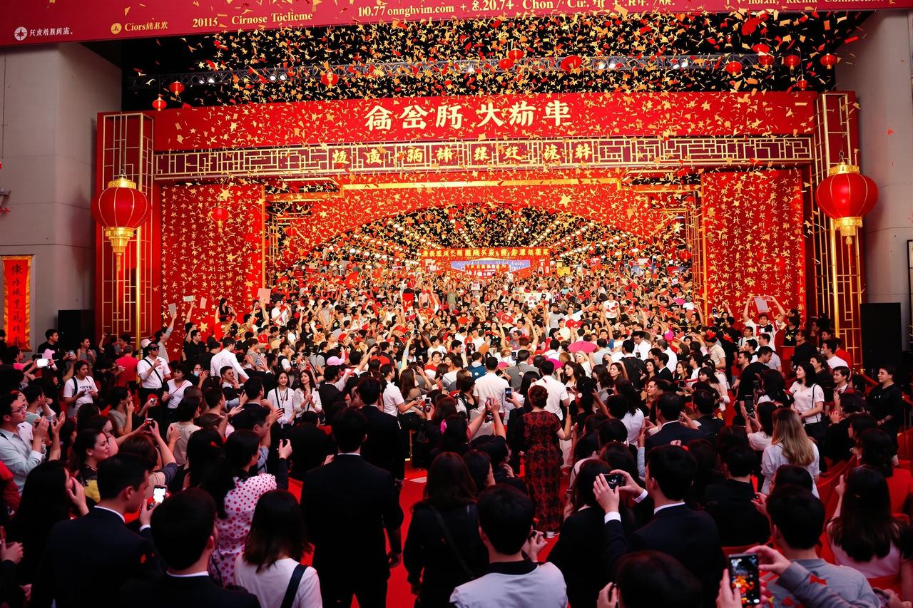 ai视频《星辰大海》票房突破30亿,创华语科幻新纪录